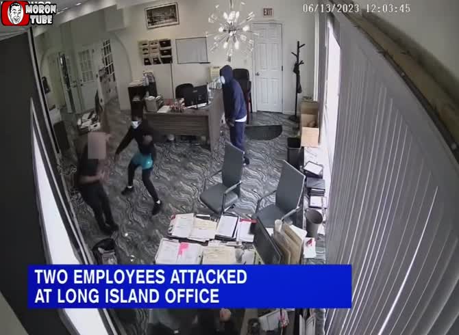 Video :A violent attack in a catering office throughout the day
